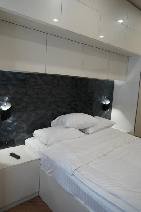 Lovely, Newly Remodeled Apartment In Yerevan! Екстериор снимка