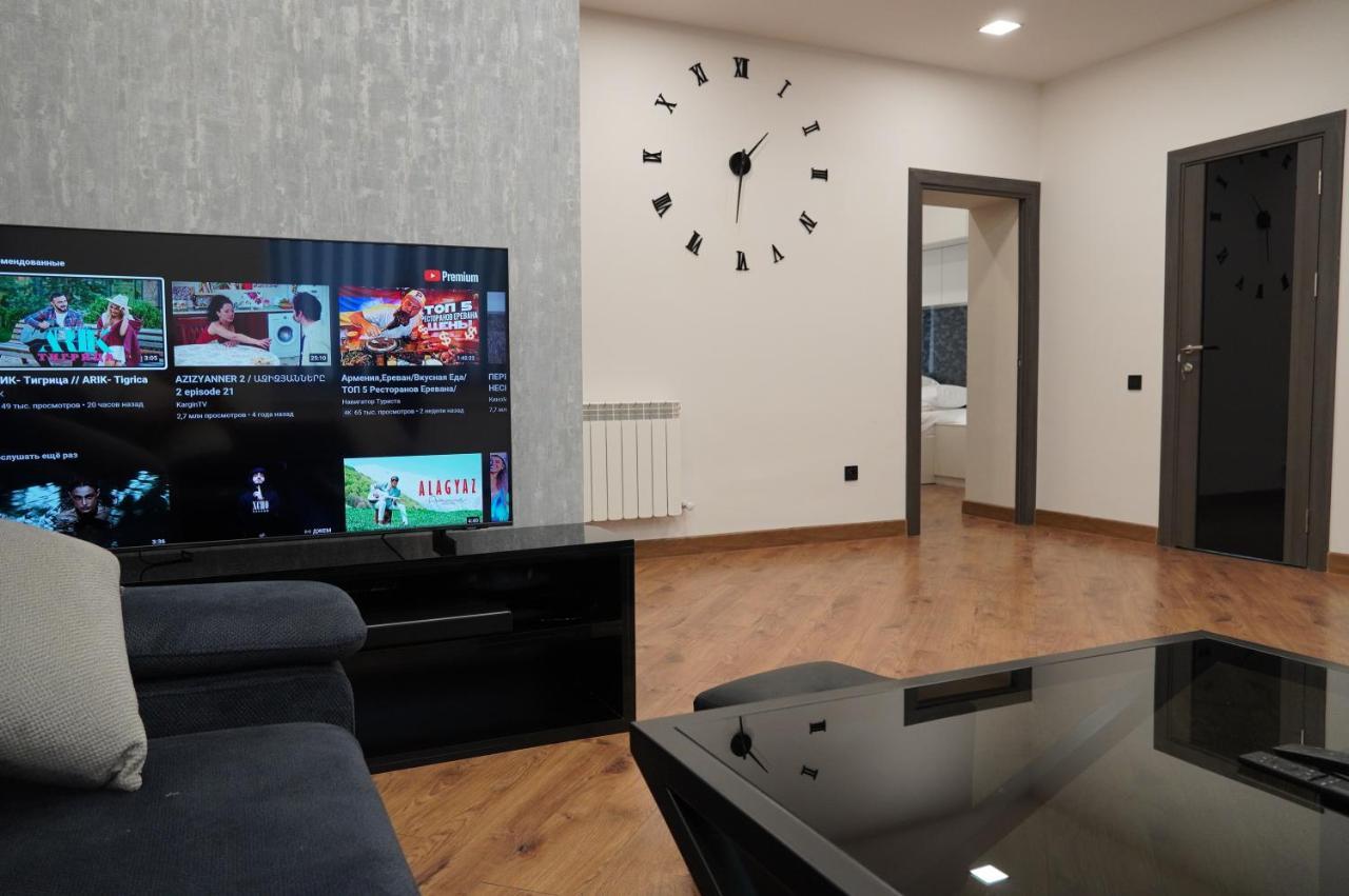 Lovely, Newly Remodeled Apartment In Yerevan! Екстериор снимка